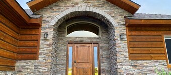 Spacious, Exquisite Ranch House with Stunning Teton Views Close to Driggs