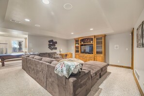 Smart TV, fireplace, table tennis, printers