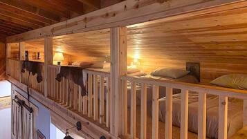 3 bedrooms, internet, bed sheets