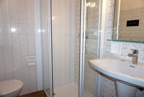 Appartement, 1 chambre, balcon, vue piscine | Salle de bain