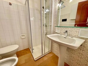 Apartment, 1 Bedroom, Balcony, Pool View | Bathroom - Seafront Apartment With Pool (Caorle)
