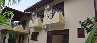 Villa Vinses In Hikkaduwa