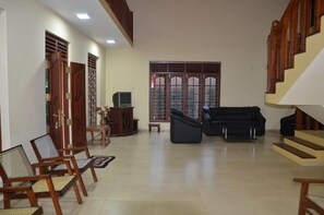 Villa, 1 Bedroom, Smoking, Balcony | Living room