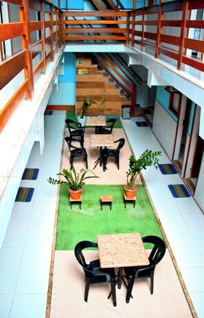 Gratis frukost med självservering varje dag 