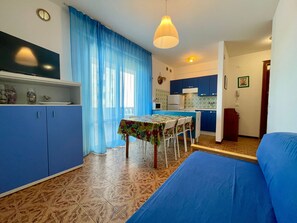 Apartment, 2 Schlafzimmer, Balkon | Zimmerausstattung