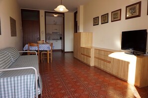 Apartment, 1 Bedroom, Balcony | Room amenity