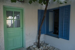 Apartamento, 2 quartos, para fumantes, geladeira | Fachada