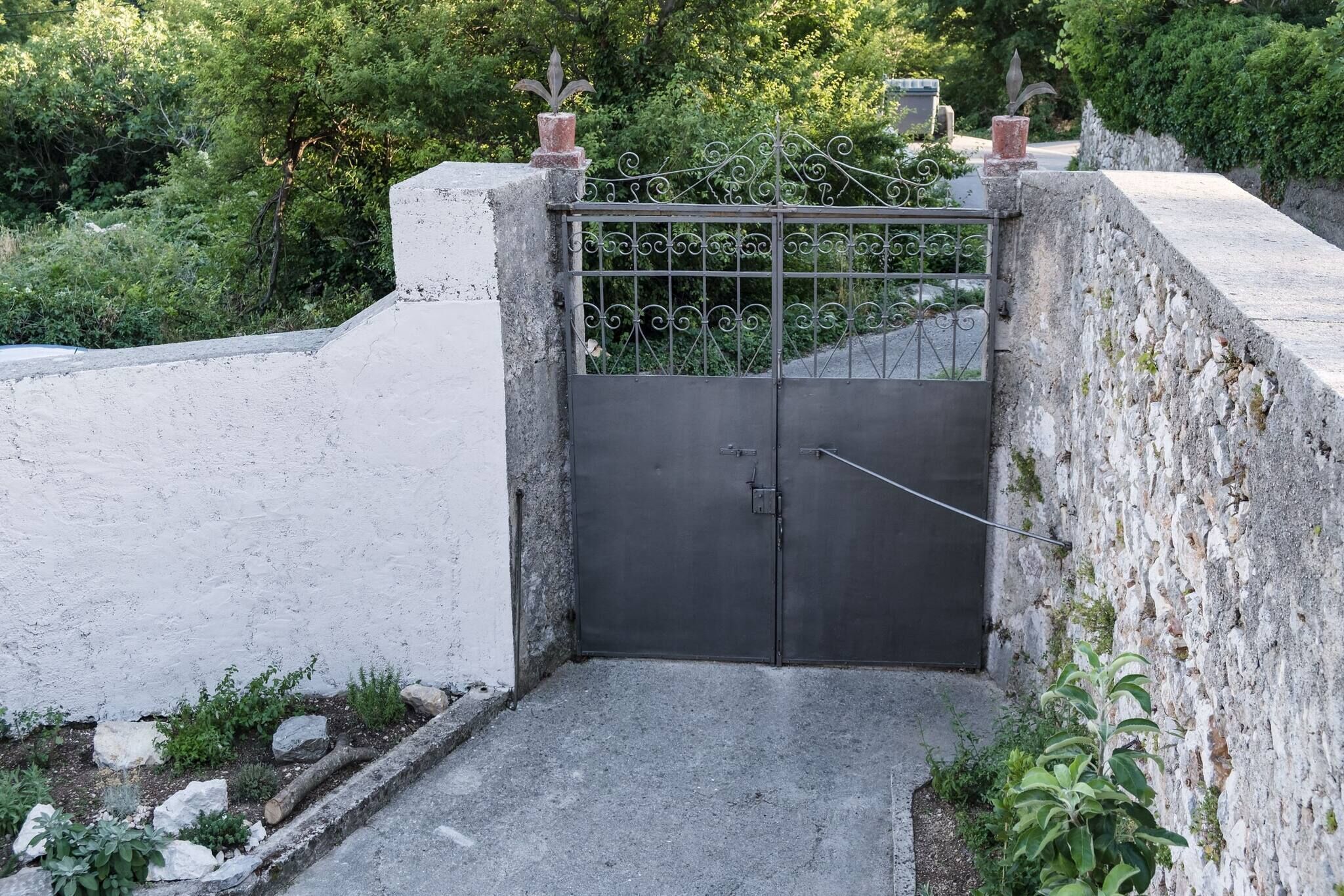 Apartment, 2 Bedrooms, Smoking, Refrigerator | Property grounds