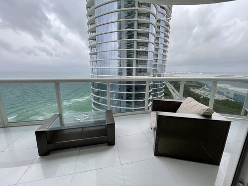 Penthouse with ocean view