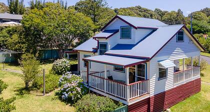 Moorhead beach cottage Bermagui - 60 Wallaga Lake Road