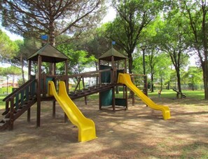 Appartamento, 2 camere da letto, balcone, vista giardino | Area bambini