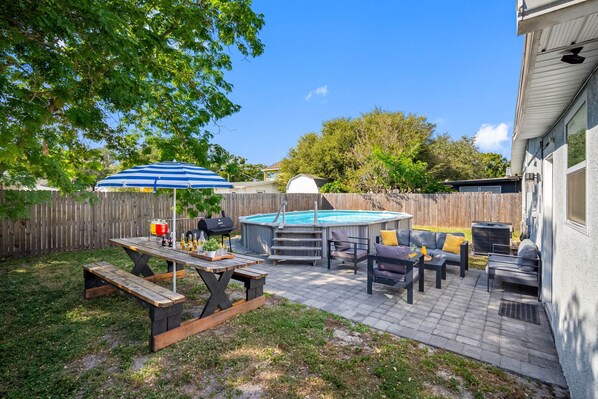 Outdoor dining - Family-Friendly Tampa Home with Heated Pool (Tampa)