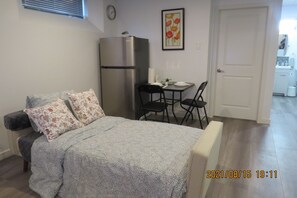 1 chambre, bureau, fer et planche Ă repasser, Wi-Fi gratuit