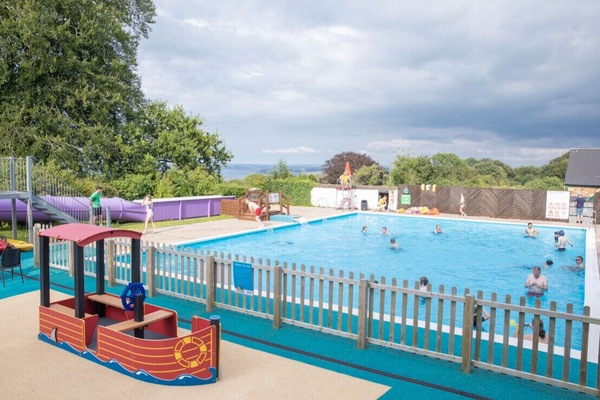 Innenpool, AuĂenpool