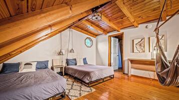 2 bedrooms, desk, iron/ironing board, free WiFi