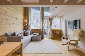 Living room - Grand Roc C16 280m from Slopes, View, Parking & WiFi, Argentière (Chamonix), France (Argentière (Chamonix))