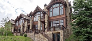 House, 6 Bedrooms | Exterior