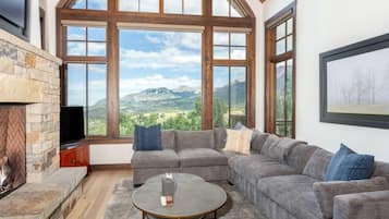 Rumah, 6 kamar tidur | Ruang keluarga