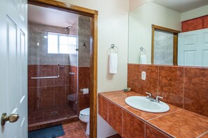 Basic Room | Cadar katil 