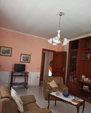 Smart TV, stereo - Mary House (Senerchia)