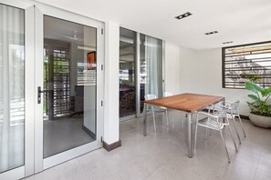 Outdoor dining - Casa Pepe | Perfectly located boutique apartment! (San Juan)