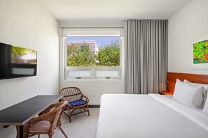 4 habitaciones, tabla de planchar con plancha, cuna de viaje y wifi 