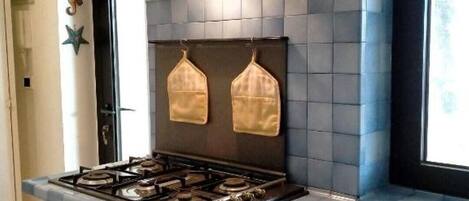 Kühlschrank, Ofen, Herdplatte, Geschirrspüler