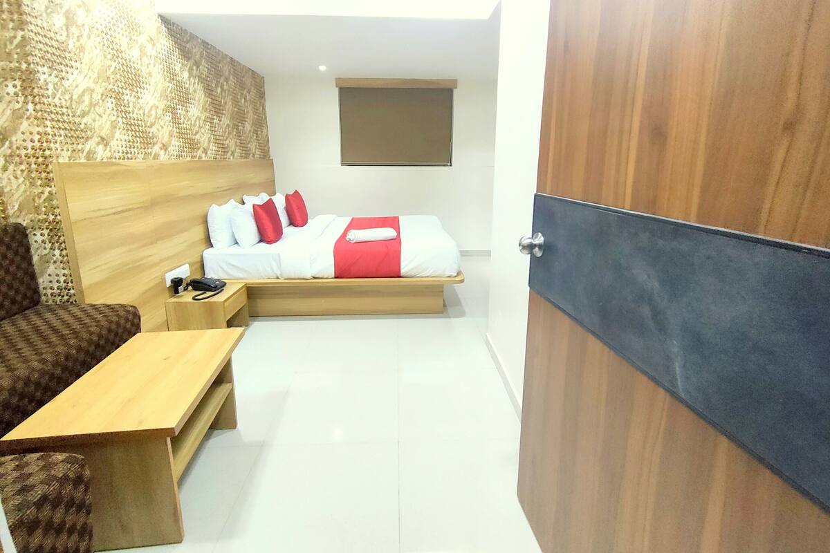 Desk, rollaway beds, free WiFi, bed sheets