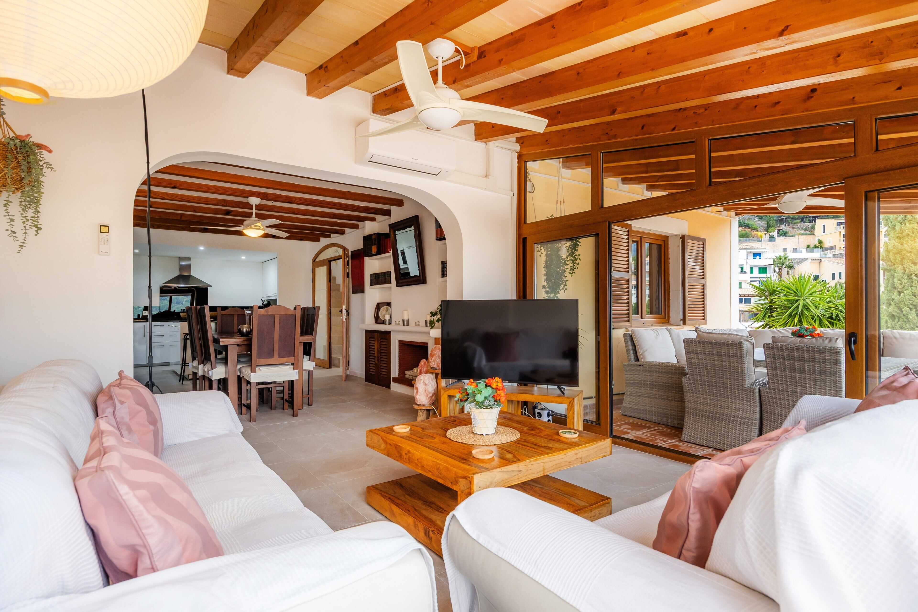 TV, video game console