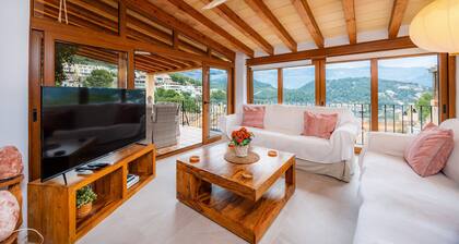 Ferienwohnung 'Carla' mit Bergblick, Wi-Fi und Klimaanlage