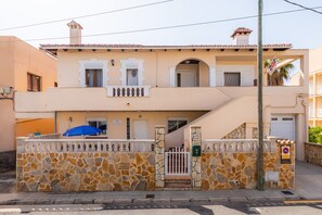Exterior - "Can Caragol" Holiday Apartment with Private Terrace, A/C & WiFi (Cala Rajada)