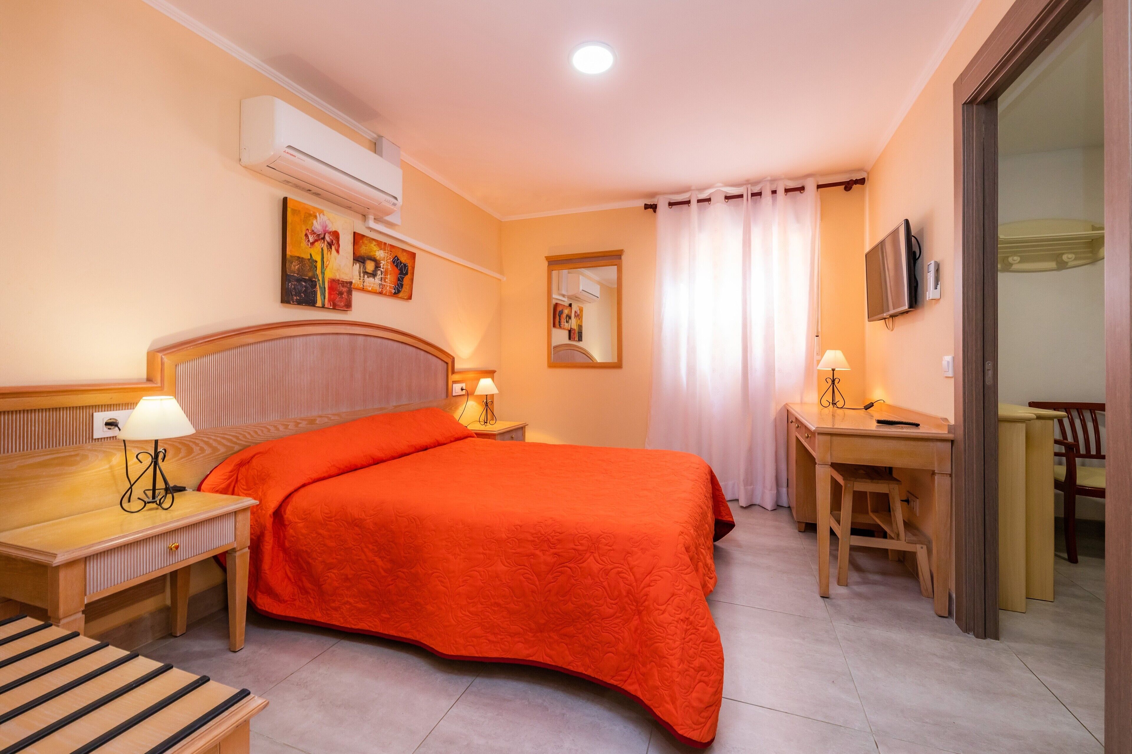 2 camere, ferro/asse da stiro, Wi-Fi gratuito, lenzuola