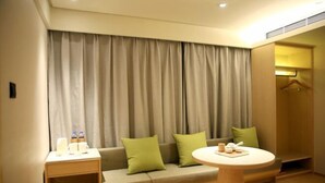 Unclassified image, 4 of 52, button - Ji Hotel (Lianyungang)