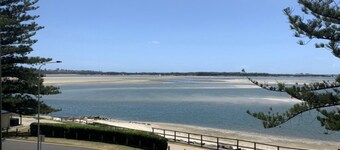 Calm Waters Unit 11 - Stunning waterfront views of Pumicestone Passage