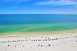 Appart'hĂŽtel, plusieurs lits (Phoenix Orange Beach 2004) | Plage