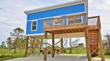 House, 1 Queen Bed with Sofa bed (La Casita Azul) | Exterior