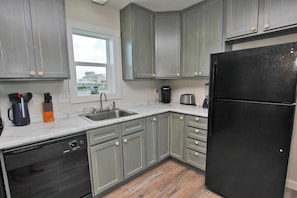 House, 1 Queen Bed with Sofa bed (La Casita Azul) | Private kitchen | Toaster - La Casita Azul by Youngs Suncoast (Gulf Shores)