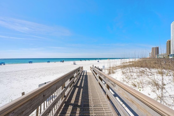 Condo, varias camas (Island Winds West 280) | Playa | En la playa