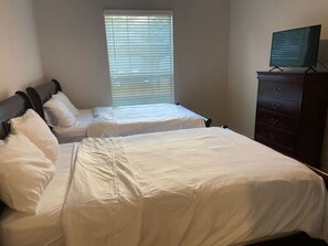 1 chambre, fer et planche à repasser, Wi-Fi, draps fournis