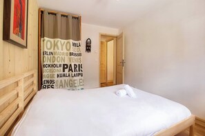 2 soverom, strykejern/-brett, reiseseng for barn og wi-fi (inkludert)