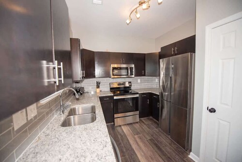 Basic 4BR 6Beds Home 15 Min Downtown ATL Sleeps 8+