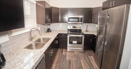 Gated Modern Home 15min away Atlanta with 7 beds A