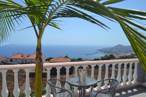 Casa da Paz - Fantastic view of Funchal Bay