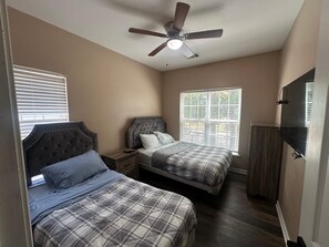4 bedrooms, desk, iron/ironing board, free WiFi