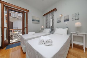 2 habitaciones, tabla de planchar con plancha y cuna de viaje 