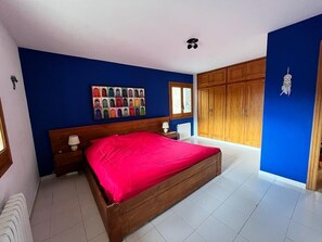 4 Schlafzimmer, Bügeleisen/Bügelbrett, WLAN, Bettwäsche