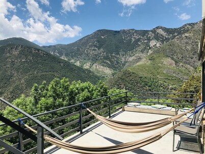 Spacious house (sleeps 7) with incredible view HUT6007971