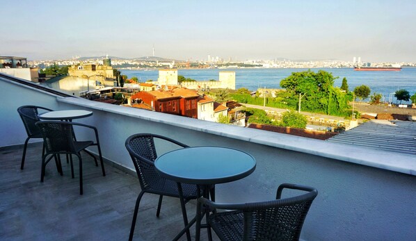 Terrace/patio - Cape Palace Hotel (Istanbul)