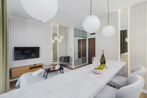 Strykejern/-brett, reiseseng for barn, wi-fi og sengetøy