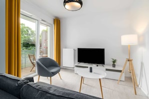 TV - Wołkowyska 30 Poznań | Functional Apartment in a Garage | Balcony | Excellent Location Near Lake Malta (Poznan)